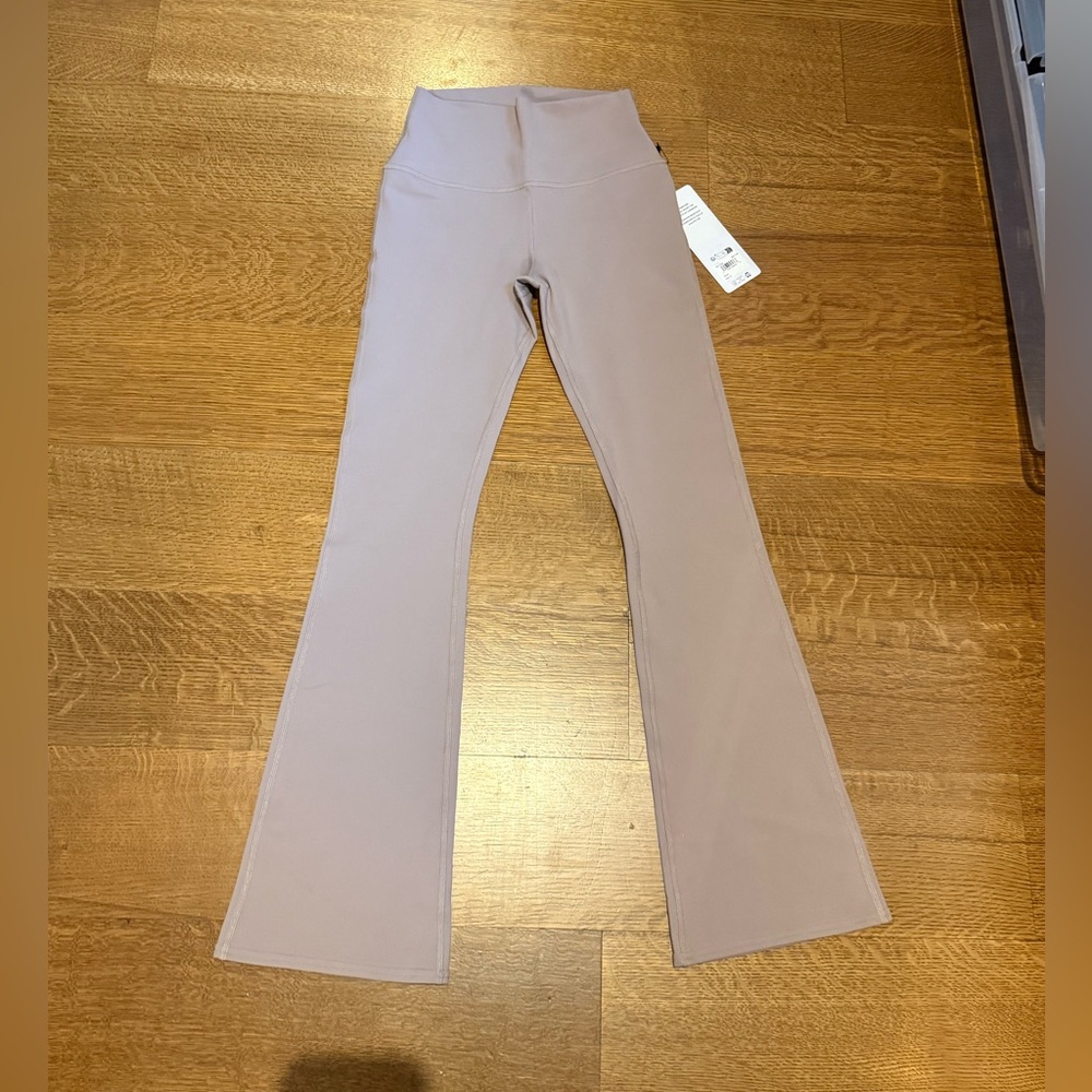 ALO Airbrush High-Waist 7/8 Bootcut Legging NWT taupe S small